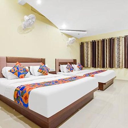 Fabexpress Poonam Palace Ahmadábád Kültér fotó