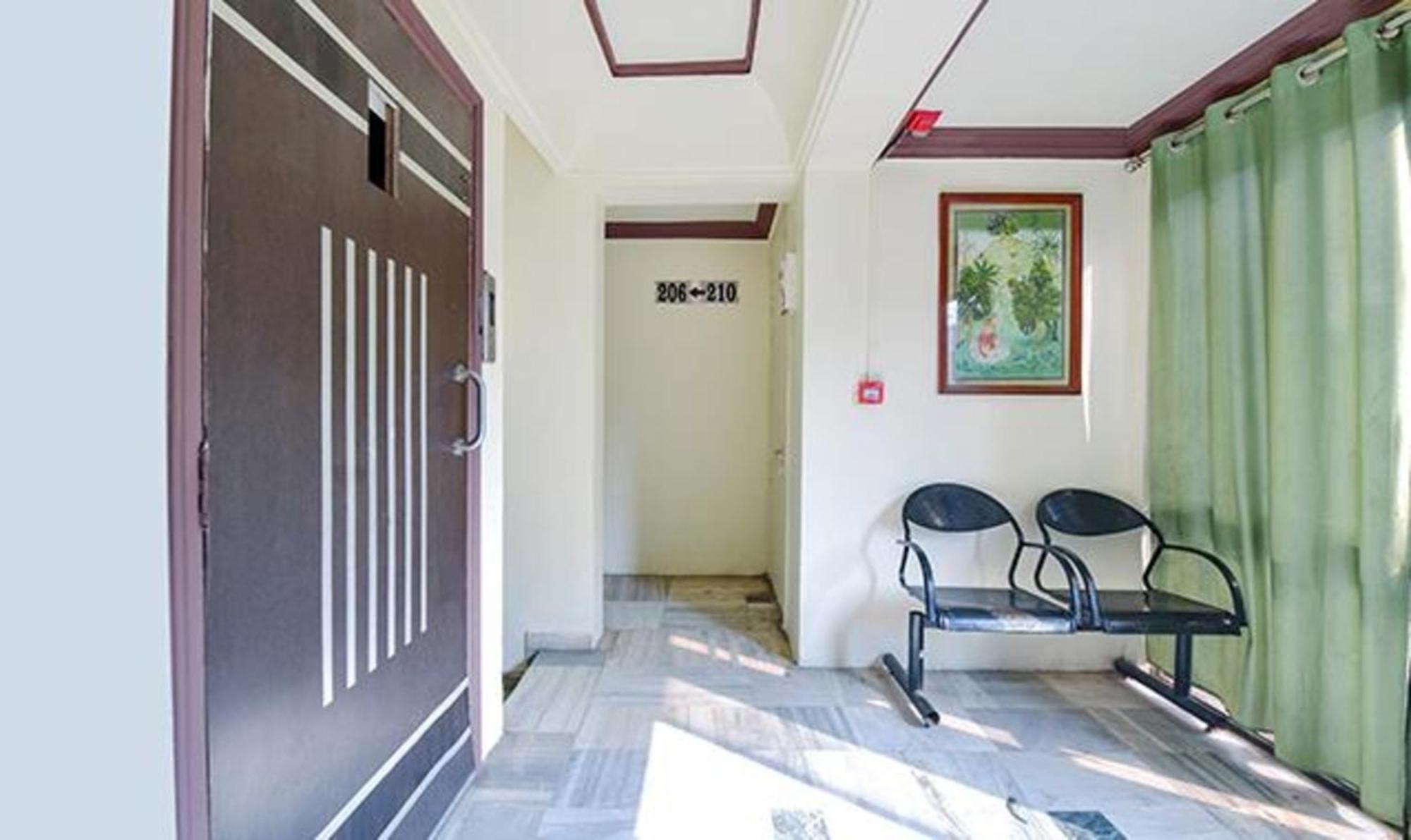 Fabexpress Poonam Palace Ahmadábád Kültér fotó